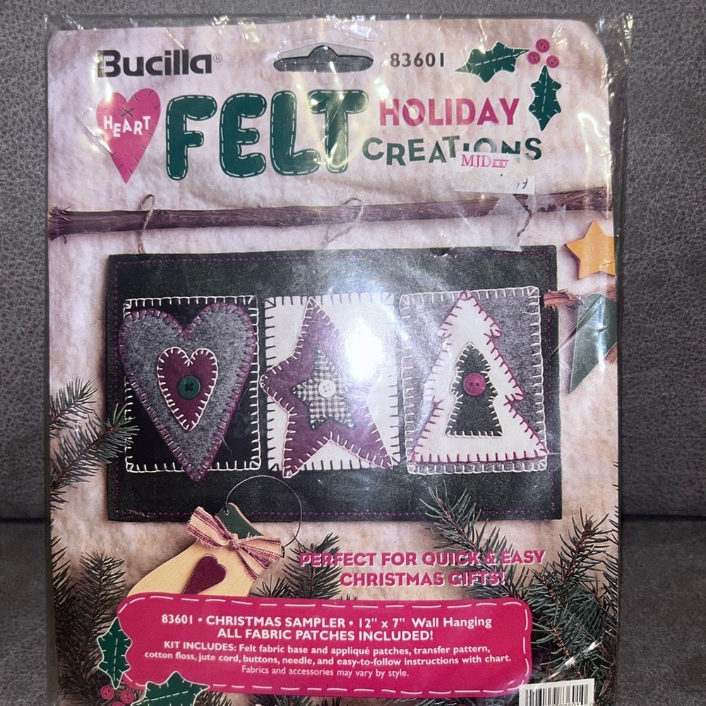 $10 bucilla Heart Felt Holiday Creations 12x7 Wall Hanging 83601 New